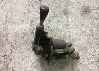 Hamulec Ręczny Zawór Volvo F12 F16 1593863 DPM43C Hamulec Ręczny Zawór Volvo F12 F16 1593863 DPM43C