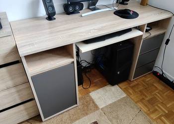 Biurko z wysuwaną szufladą i komoda