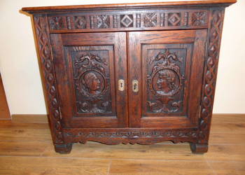 Mała komoda dębowa ,szafka Mała komoda dębowa ,szafka