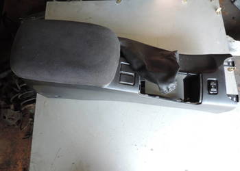 Tunel środkowy podłokietnik Nissan Primera P12 2002r.