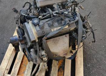 SILNIK KOMPLETNY SKRZYNIA 1.6 TOYOTA CARINA 1995