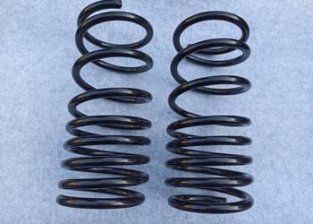 Nowe sprężyny komplet Mercedes W463 klasa G Carisma tylna lewa prawa RA5354