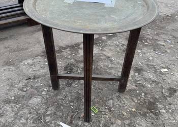 Stolik z mosiężną tacą – styl orientalny / kolonialny (marokański)