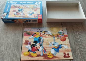 puzzle myszka Mickey o wymiarach 22,5 cm na 16,5 cm