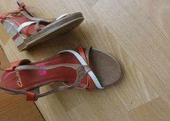 Sliczne sandaly firmy Clarks nowe
