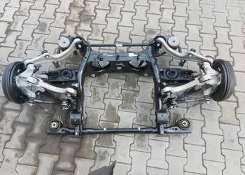 Audi Q4 40 E-TRON zawieszenie tył tylne kołyska wózek