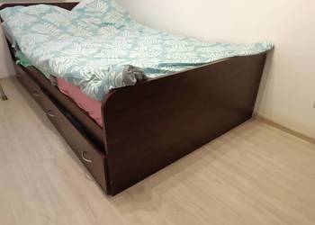 Duże łóżko + materac.