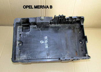 PODSTAWA AKUMULATORA ,STEROWNIKA OPEL MERIVA B 13312808