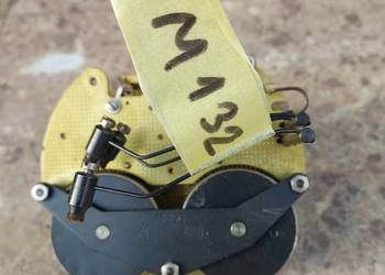 M132 Mechanizm starego zegara Weimar na części