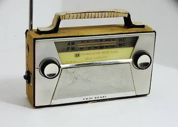 Fuji Denki TRF-1200F przenośne radio tranzystorowe.