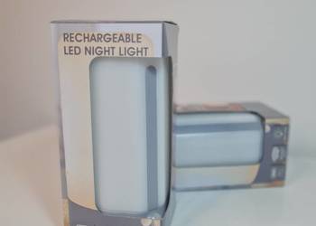 Lampka nocna LED z czujnikiem ruchu