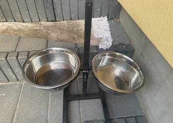 Poidło dla dużego psa z 2 miskami