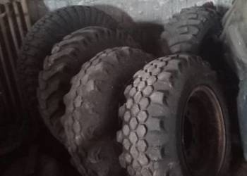 Opona -koło kompletne 12.5-20