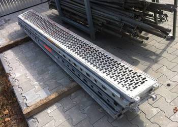 Rusztowanie elewacyjne używane 6,14x10,2 m Podest stalowy 3,07 m