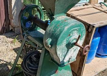 Śrutownik rolniczy do zboża  na kamienie H112