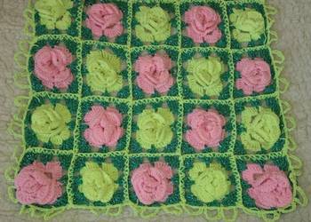 Szydełkowa praca na poduszkę