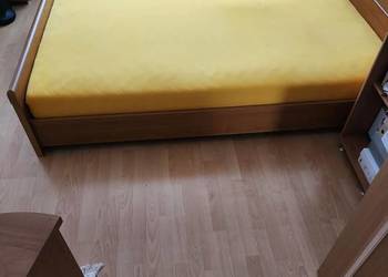Komplet mebli z łóżkiem i materacem 160 x 200