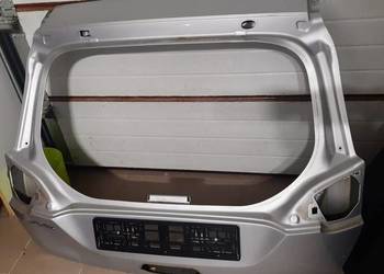 Tylna tylnia klapa bagaznika ford kuga mk1 srebrna igla