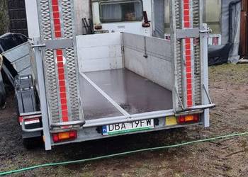 Przyczepa dwuosiowa z najazdami.2.7 Tony jak nowa