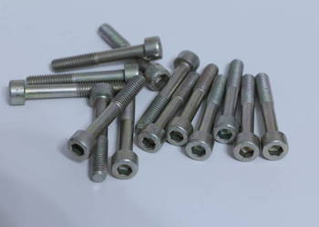 MZ ETZ 250 , ETZ 251 śruby pokrywy alternatora imbus nowe DDR