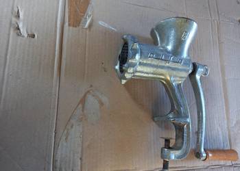 Maszynka do mielenia ALFA 8 antyk zabytek. Maszynka do mielenia ALFA 8 antyk zabytek.