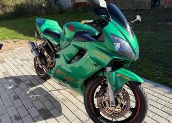 Honda CBR 600 F4i Sport gotowa do sezonu, nowe części, akcesoryjne dodatki