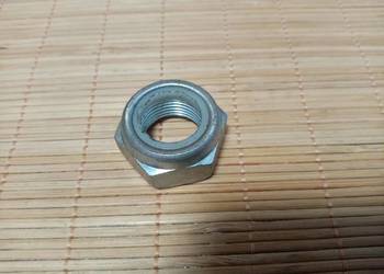 Nakrętka piasty koła M20x1,5 Renault R21 7703034068