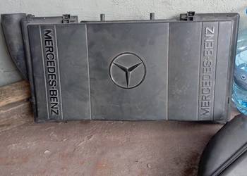Pokrywa silnika Mercedes