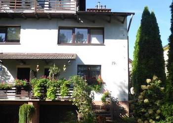 OSTRÓDA - SPRZEDAM 1/2 BLIŹNIAKA - DOM  UMEBLOWANY do zamieszkania .