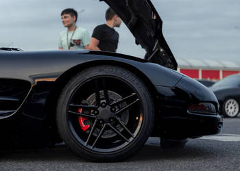 Koła felgi czarne Chevrolet Corvette C5 C6 Z06 18" 5x120.65