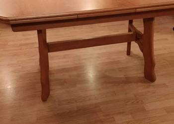 Stół dębowy rozkładany – solidny, klasyczny, stan bardzo dobry