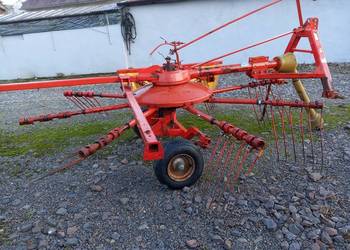 Zgrabiarka karuzelowa Fella