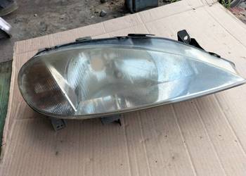 Renault Megane 1 Lampa przód przednia Prawa