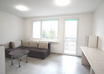 Sprzedaż mieszk. 35 m2. z balkonem II piętro, ZWM