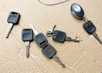 AUDI 80 B3 B4 90 100 A6 C4 C5 KLUCZYK KLUCZYKI ZAMKA BAGAŻNIKA STACYJKI