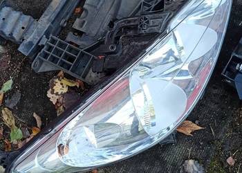 Peugeot 207 reflektory lampy przednie prawa lewa
