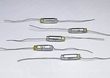 Kondensator 2,4nF 63V KsF Unitra MIFLEX