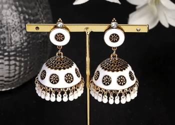 Kolczyki duże boho indyjskie jhumka białe kolor złoty Bollywood dzwonki