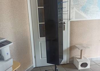 Stojak obrotowy do ekspozycji magnesów pamiątkowych z blachy