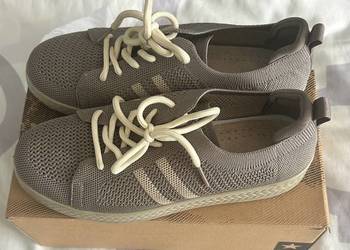 Sportowe buty damskie
