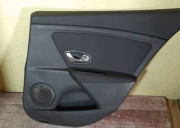 Boczek tapicerka drzwi Renault Megane III Prawy tył Kombi 829A00093R