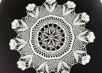 Serwetka szydełkowa do koszyczka wielkanocnego rękodzieło święta