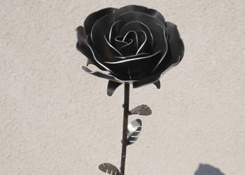 Wieczna Róża - Surowa Stal (Rękodzieło)