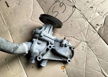 AUDI 80 B4 80B4 2.0 POMPA WODY WĄŻ CHŁODNICY DOLNY KOŁO PASOWE 050121037A