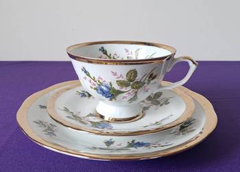 Trio talerz,spodek,deserowy Chodzież Porcelana PRL niebieskie róże złocony