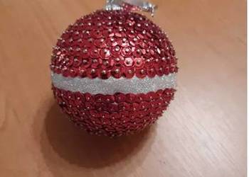 Piękna bombka cekinowa