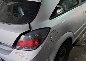 Opel astra h III 3 na części