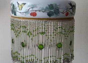 Secesyjna lampa z ruchomym ramieniem - porcelanowy klosz z koralikami