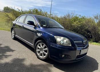 Toyota Avensis 1.8 132 KM / Bogate wyposażenie