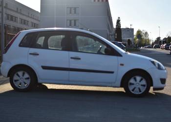 Sprzedam Forda Fiestę MK6 z 2008 roku